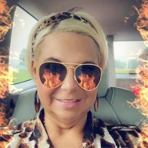 Meet your Posher, Robyn lynn